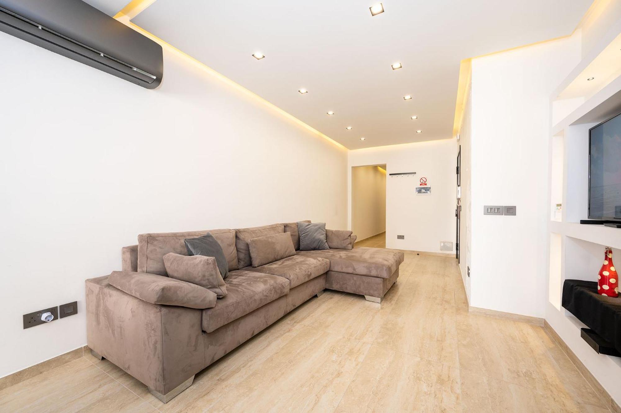 Modern 2 Bedroomed Apartment In Gzira Buitenkant foto