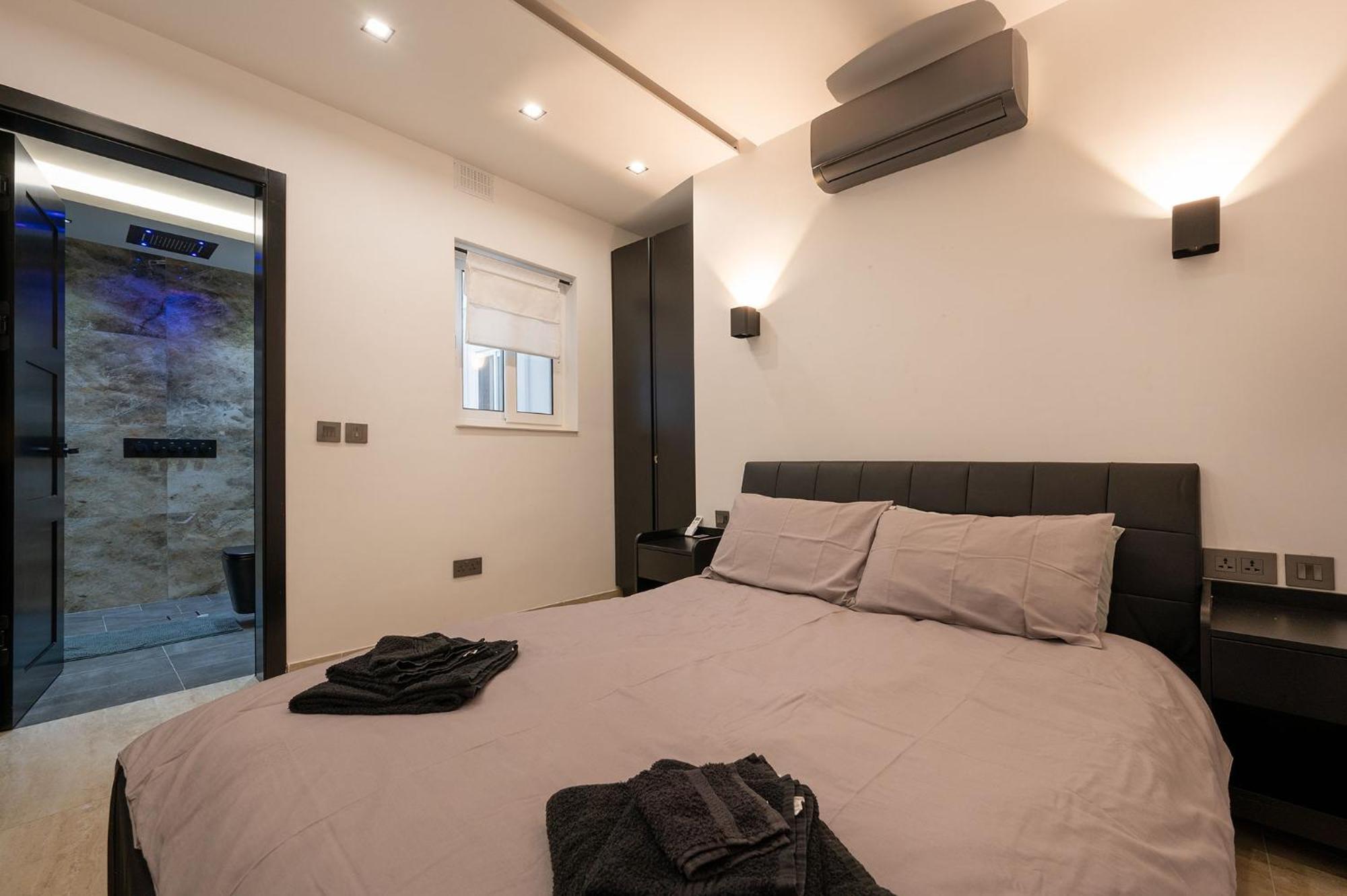Modern 2 Bedroomed Apartment In Gzira Buitenkant foto