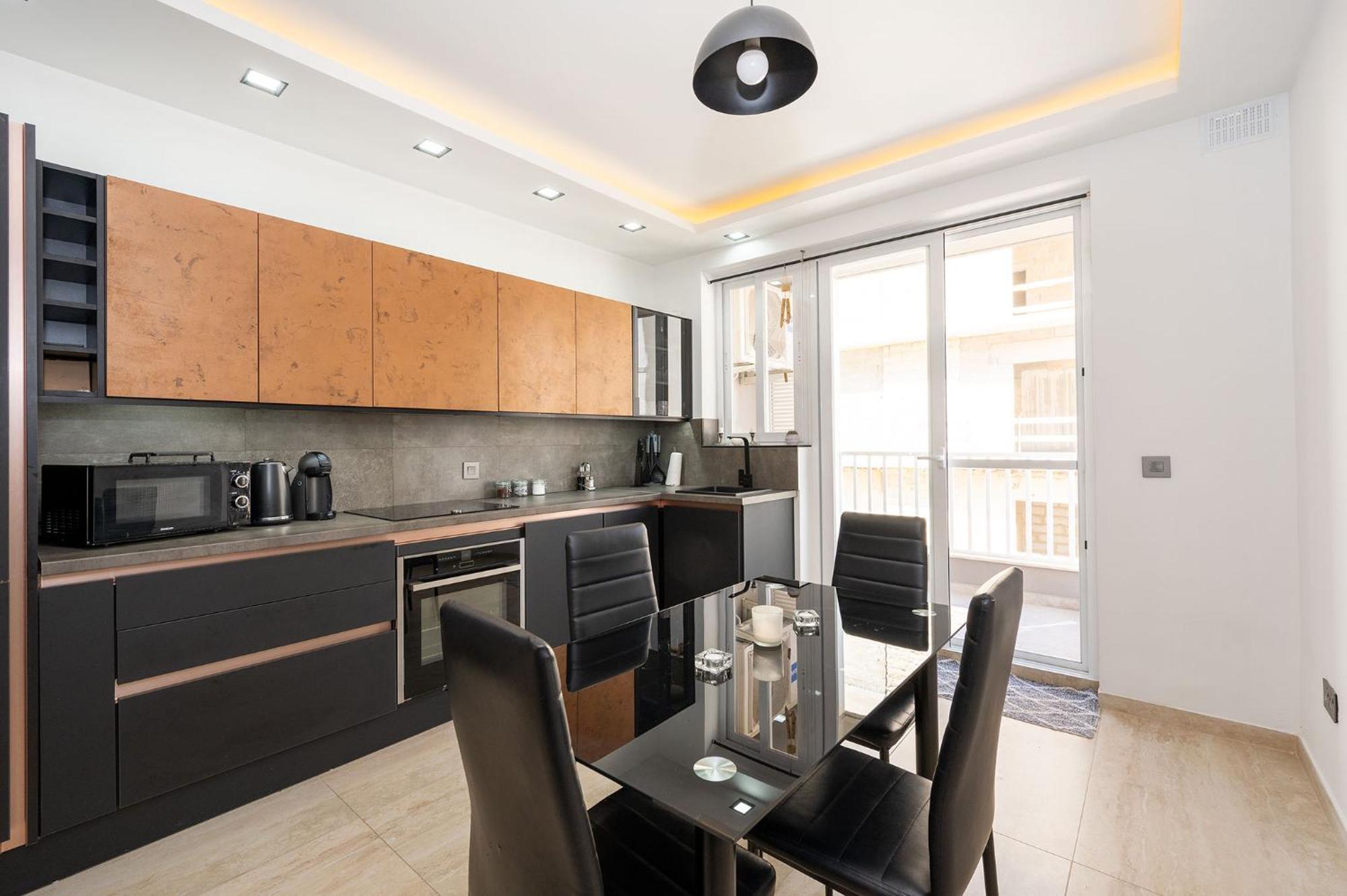 Modern 2 Bedroomed Apartment In Gzira Buitenkant foto