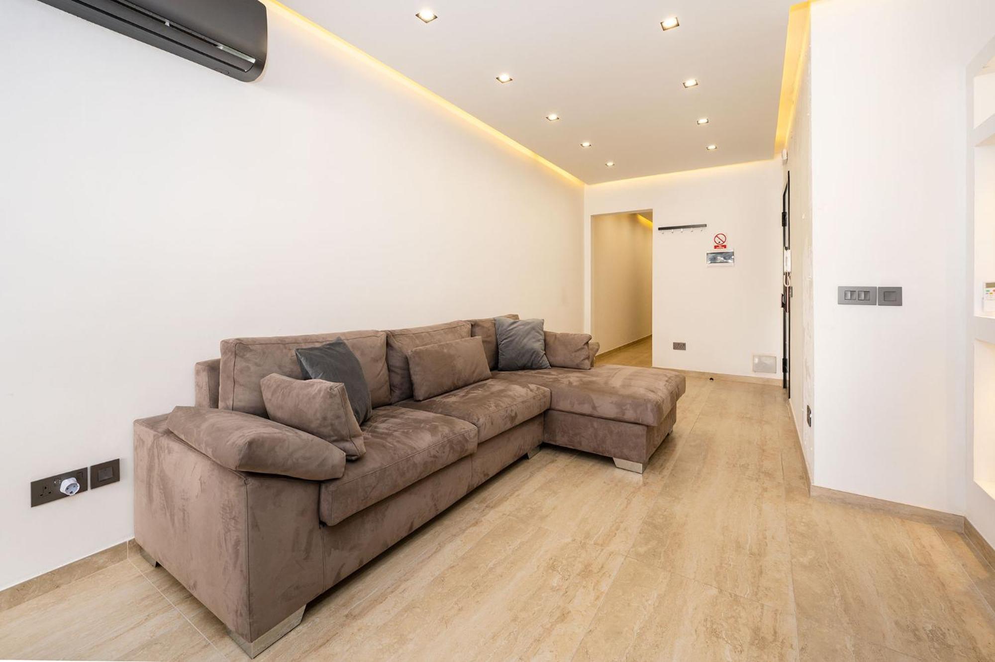 Modern 2 Bedroomed Apartment In Gzira Buitenkant foto
