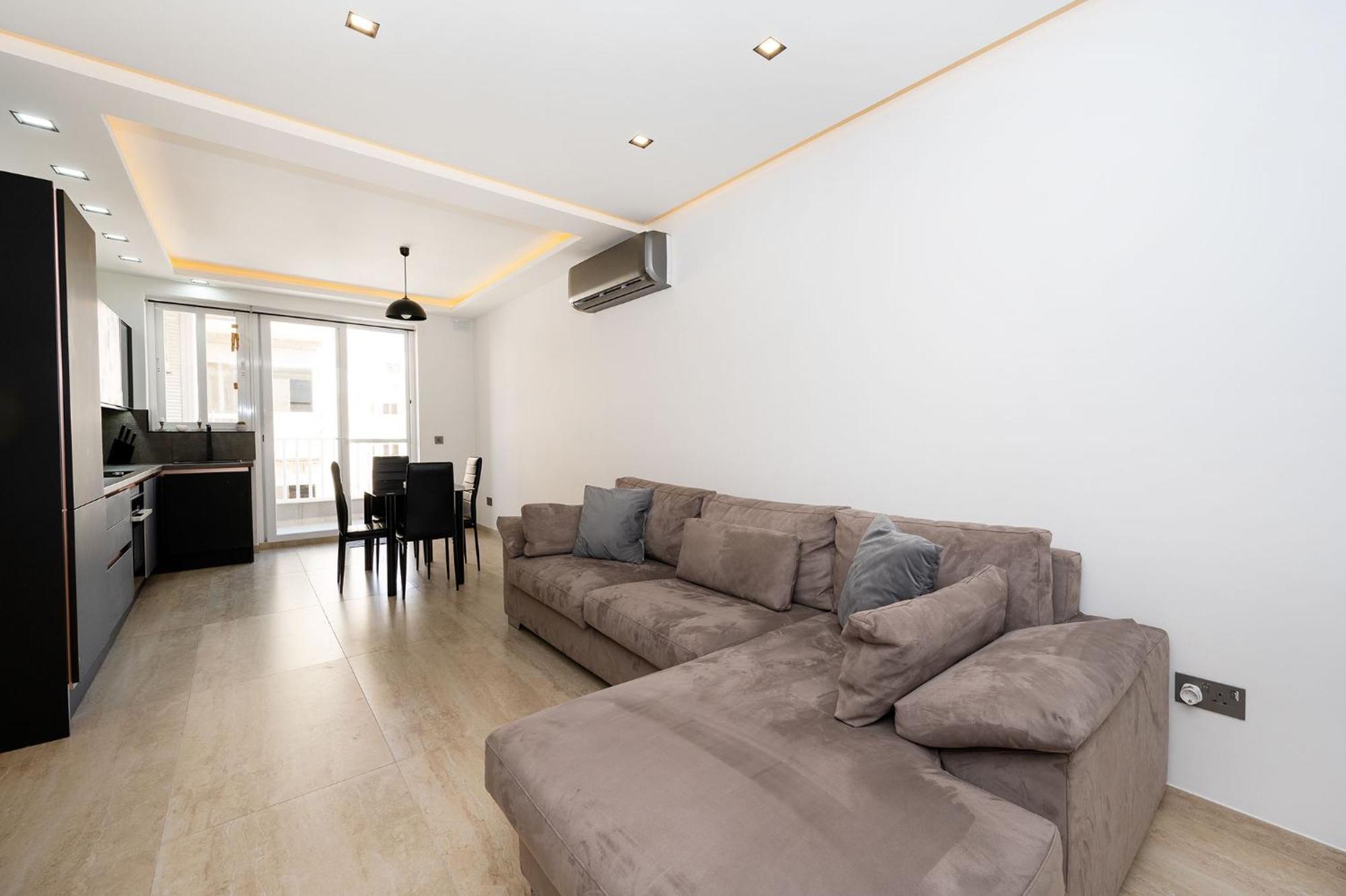 Modern 2 Bedroomed Apartment In Gzira Buitenkant foto